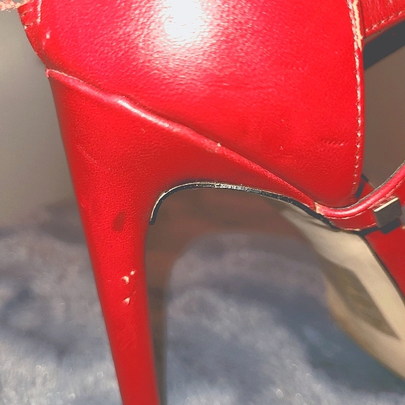 Strappy Red Stiletto - Picture 6 of 9